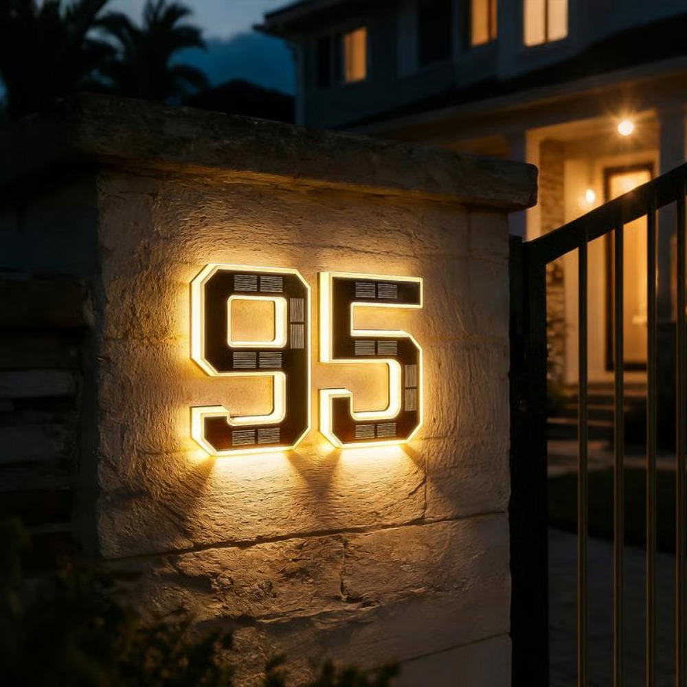Xl Outdoor Lighting - 新しいソーラーアドレスサイン LED ハウスナンバーライト防水照明付きドア番号プラーク自動センサー屋外壁用