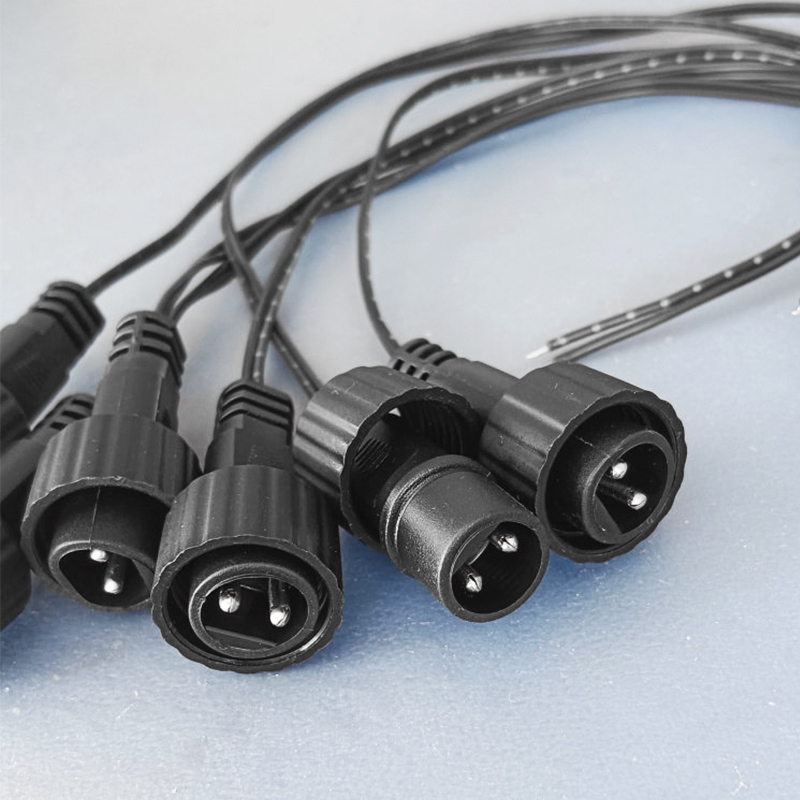 2ピンLEDコネクタと25cm接続ワイヤー付きソーラーストリ - Outdoor Lighting Extension Cable のレビューと価格
