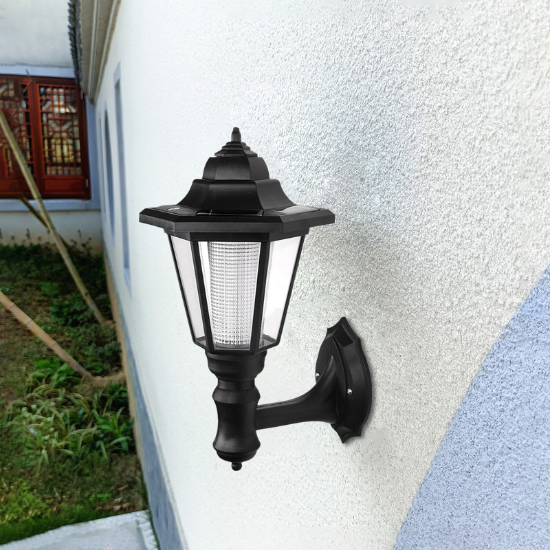 レトロなデザインのソーラーLEDウォールライト,防水,屋外照 - Outdoor Lighting Front Yard のレビューと価格